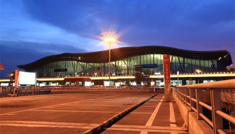 烏魯木齊國際機場停車場LED工礦燈照明工程